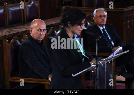 Der Regisseur Ferzan Ozpetek ab heute Ehrenbürger von Neapel, die Preisverleihung fand in der Sala dei Baroni am Maschio Angioino, mit der Anwesenheit der Schauspielerin Silvana Ranieri und der Bürgermeister Luigi De Magistris. 29.03.2019, Neapel, Italien Stockfoto