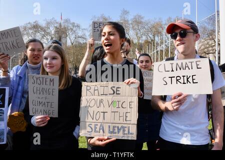 29. Mär 2019. Jugend Streik 4 Klima, Klimawandel Protest, Parliament Square, Westminster, London. UK Credit: michael Melia/Alamy leben Nachrichten Stockfoto