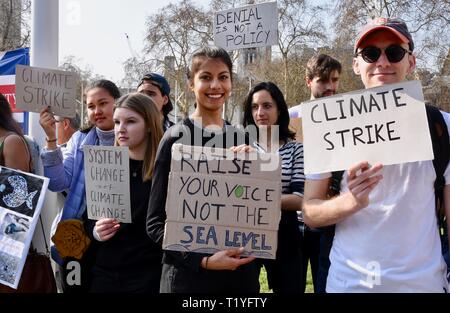 29. Mär 2019. Jugend Streik 4 Klima, Klimawandel Protest, Parliament Square, Westminster, London. UK Credit: michael Melia/Alamy leben Nachrichten Stockfoto