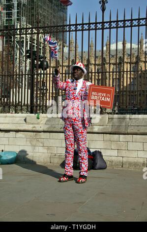 Westminster, London, Großbritannien. 29. Mär 2019. Pro Brexit Demonstranten sammeln außerhalb des Parlaments, Westminster, Großbritannien Quelle: Knelstrom Ltd/Alamy leben Nachrichten Stockfoto