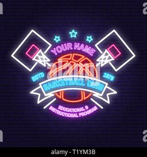 Basketball Club neon Design oder Emblem. Vektor. Konzept für T-Shirt, Druck, Stempel oder T-Stück. Vintage Typografie Design mit Basketball, Basketballkorb und Ball Silhouette. Nacht neon Schild Stock Vektor