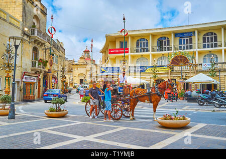 RABAT, MALTA - 16. JUNI 2018: Der Pferdekutsche ist die besten touristischen Verkehr mittelalterliche Stadt mit ihren zahlreichen Sehenswürdigkeiten, am 16. Juni zu erkunden Stockfoto