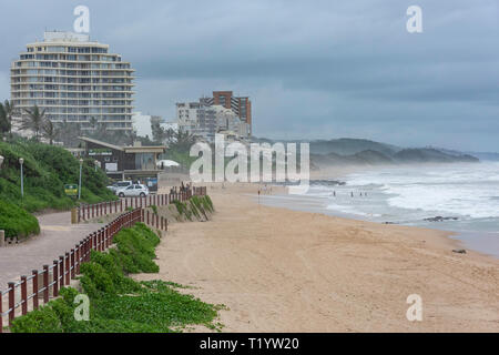 Strand und Promenade, Umhlanga Rocks, Umhlanga, KwaZulu-Natal, Südafrika Stockfoto