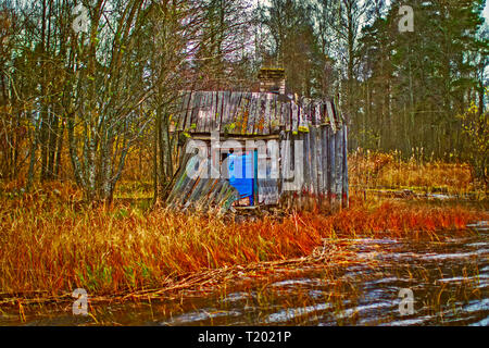 Landschaft alte Scheune durch den Fluss HDR Stockfoto