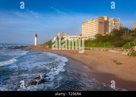 Umhlanga Leuchtturm Strand bei Sonnenaufgang, Umhlanga Rocks, Umhlanga, KwaZulu-Natal, Südafrika Stockfoto