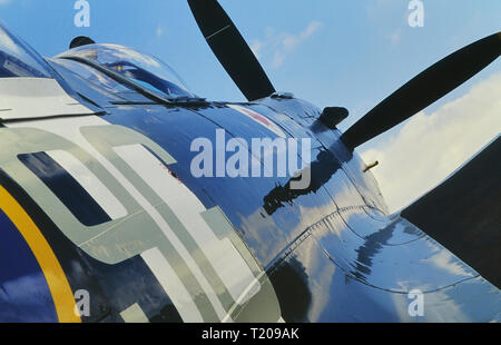 MJ 627 Spitfire T9 Mk IX in Markierungen von 441 (Rcaf) Squadron RAF-codierten 9 G: P an der Lincolnshire Aviation Heritage Centre. Lincolnshire. England, Großbritannien Stockfoto