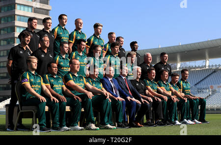 Nottinghamshire (hintere Reihe, links-rechts) Liam Preis, Henry Woodward, Jack Blatherwick, Matt Carter, Zak Chappell, Lukas Holz, Phil Tranter, Kunal Manek, (mittlere Reihe, links-rechts) Ant Botha, James Rohr, Jake Libby, Mark Footitt, Ben Slater, Paul Coughlin, Tom Moores, Andy, Paul Franks (vordere Reihe von links nach rechts) Ben Duckett, Samit Patel, Lukas Fletcher, Headcoach Peter Moores, Steven Mullaney, Jake Kugel, Chris Nash, Joe Clarke und Alex Hales während der Media Day an der Trent Brücke, Nottingham. Stockfoto