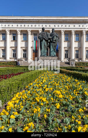 SOFIA, Bulgarien - 27. MÄRZ 2019: Frühling Blick auf Nationalbibliothek St. Cyril und Methodius in Sofia, Bulgarien Stockfoto