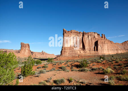 Die Orgel und Schafe Rock, Arches National Park, Utah, USA. Stockfoto