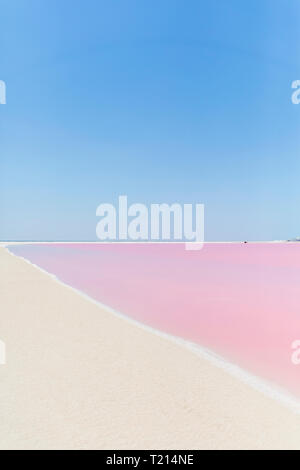 Mexiko, Yucatan, Las Coloradas, Pink Lake salt lake Stockfoto