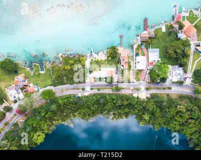 Mexiko, Yucatan, Quintana Roo, Lagune von Bacalar, drone Bild Stockfoto