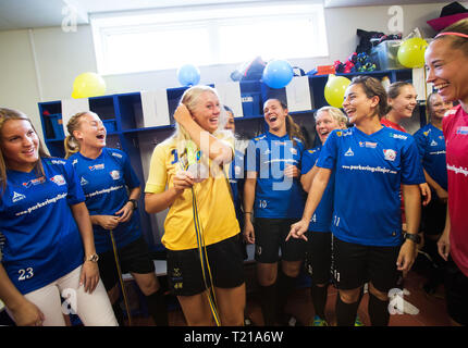 LINKÖPING 2016-08-22 Linköpings FC klar war, das die meisten Spieler in der schwedischen Nationalmannschaft, die erste olympische Medaille im Fußball auf der Seite der Frauen nahmen je. Während Montag, die fünf Helden wurden sowohl durch die Gemeinde und die Mannschaftskameraden an Linköping Arena gefeiert. Foto Jeppe Gustafsson Stockfoto