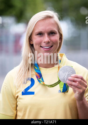 LINKÖPING 2016-08-22 Linköpings FC klar war, das die meisten Spieler in der schwedischen Mannschaft, die erste olympische Medaille im Fußball auf der Seite der Frauen nahmen je. Während Montag, die fünf Helden, hier Jonna Andersson, sowohl von der Gemeinde und der Mannschaftskameraden an Linköping Arena gelobt. Foto Jeppe Gustafsson Stockfoto