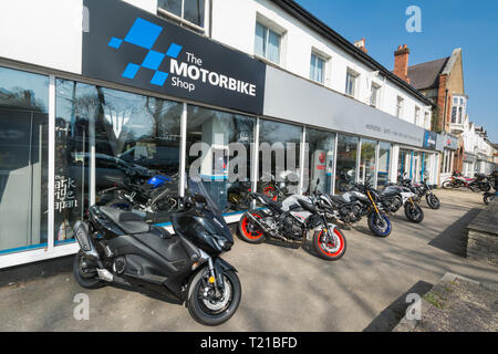 Das Motorrad Shop in Farnborough, Hampshire, UK, bei der die Zeile der Motorräder außerhalb. Der Premier Yamaha Händler im Süden von England Stockfoto