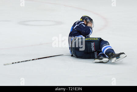 Ingolstadt, Deutschland. 29 Mär, 2019. Eishockey: DEL, ERC Ingolstadt - Kölner Haie, Meisterschaft, Viertelfinale, 6. Spieltag in der Saturn Arena. Ingolstadt Jerry D'Amigo liegt auf dem Eis. Quelle: Stefan Puchner/dpa/Alamy leben Nachrichten Stockfoto