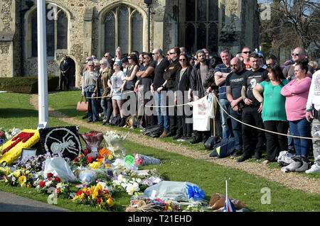 Bocking, Essex, Großbritannien. 29. Mär 2019. Die Beerdigung von Sänger Keith Flint von The Prodigy erfolgt an der Marienkirche in Bocking in der Nähe von Braintree Essex. Feuerstein war tot in seinem Haus in North End Essex im Alter von 49 am 4. März 2019 Kredit gefunden: MARTIN DALTON/Alamy leben Nachrichten Stockfoto