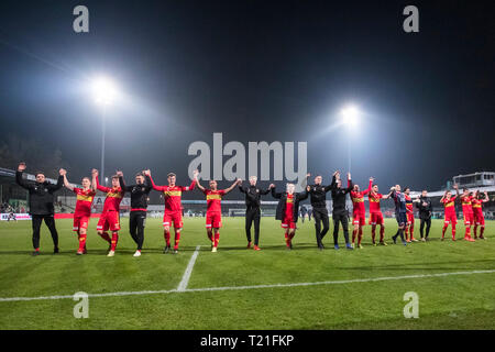 DORDRECHT, Riwal Hoogwerkers Stadium, 29-03-2019, Saison 2018 / 2019, Niederländische Keuken Kampioen Divisie. Ergebnis 1-3 Spieler GA Adler feiern den Sieg nach dem Spiel im Spiel Dordrecht - Go Ahead Eagles Stockfoto