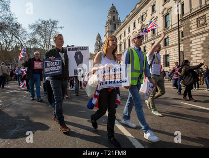 London, Großbritannien. 29 Mär, 2019. BREXIT Proteste am Tag im Vereinigten Königreich war, Europa zu verlassen, in Central London, England am 29. März 2019. Foto von Andy Rowland. Credit: Andrew Rowland/Alamy leben Nachrichten Stockfoto