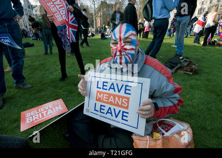 London, Großbritannien. 29 Mär, 2019. Tausende von Anhängern verlassen haben protestiert, in Westminster gegen die Verzögerung zu Brexit, am Tag im Vereinigten Königreich wurde die EU zu verlassen. London -29/03/2019 Credit: Vehbi Koca/Alamy leben Nachrichten Stockfoto