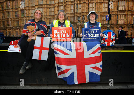 London, Großbritannien. 29 Mär, 2019. Verlassen bedeutet Verlassen Brexit Kampagne hält Kundgebung in Westminster London UK am 29. März 2019, dem Datum des Vereinigten Königreichs sollte die EU zu verlassen. Quelle: Rupert Rivett/Alamy leben Nachrichten Stockfoto