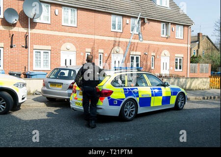 Hull, UK, 30. März 2019, Polizei Verfolgungsjagd endet im Absturz auf Cranbourne Street Hull. Credit: Paul Saripo/Alamy leben Nachrichten Stockfoto