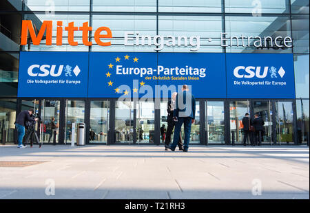 30. März 2019, Bayern, Nürnberg: Der Eingang zum Europäischen Parteitag der CSU ist mit Zeichen eingerichtet. Angesichts der bevorstehenden Wahlen zum Europäischen Parlament, der CSU hält eine europäische Partei Konferenz. Einer der Hauptredner ist die gemeinsame Spitzenkandidaten von CDU und CSU, Executive Vice President, stellvertretende CSU Weber. Foto: Nicolas Armer/dpa Stockfoto