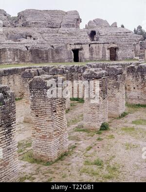 RUINAS DEL ANFITEATRO DE ITALICA - SIGLO II. Lage: ANFITEATRO. Stockfoto