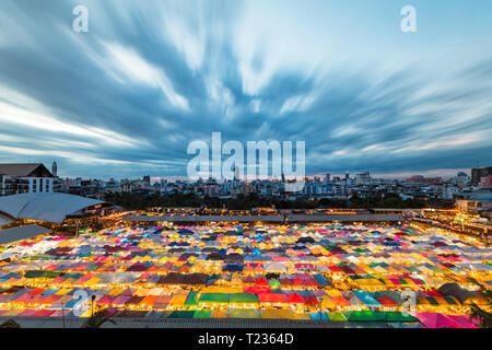 Thailand, Bangkok, The Palazzo Rot Fai Nacht Markt Stockfoto