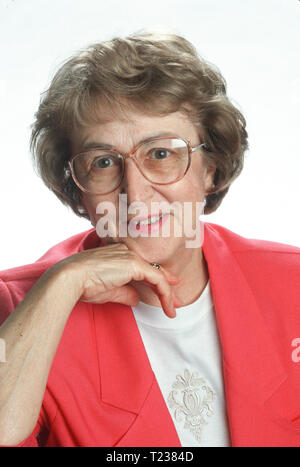 1996, Senior Frau posiert für ein Portrait, USA Stockfoto