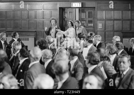 Im Uhrzeigersinn (1986) Ann Weg, Joan Hickson, Konstanz Chapman, Datum: 1986 Stockfoto