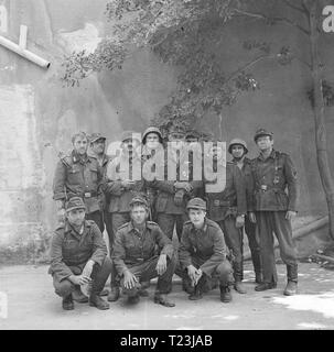 Das Eiserne Kreuz (1977) James Coburn, Vadim Glowna, Michael Nowka, Klaus Lowitsch, Roger Fritz, Dieter Schidor, Fred Stillkrauth, Datum: 1977 Stockfoto