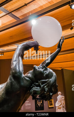 Junge Tänzerin Skulptur von Harriet Whitney frishmuth innen Crystal Bridge Museum in Nordwest Arkansas Stockfoto