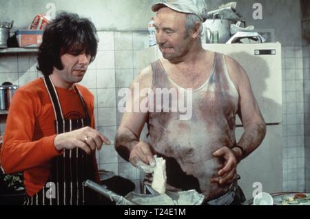 Mann über das Haus (1974) Richard O'Sullivan, Bill Maynard, Datum: 1974 Stockfoto