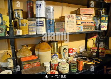 Einkaufsgeschäft 1.5 km, Shop. Der viktorianischen Dorf in Milton Keynes Museum, Wolverton und Greenleys, Milton Keynes, Buckinghamshire, Großbritannien Stockfoto