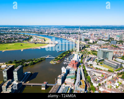 Rheinturm und Medienhafen in Düsseldorf Stadt in Deutschland Stockfoto