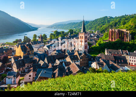 Bacharach Antenne Panoramablick. Bacharach ist eine kleine Stadt im Rheintal in Rheinland-Pfalz, Deutschland Stockfoto
