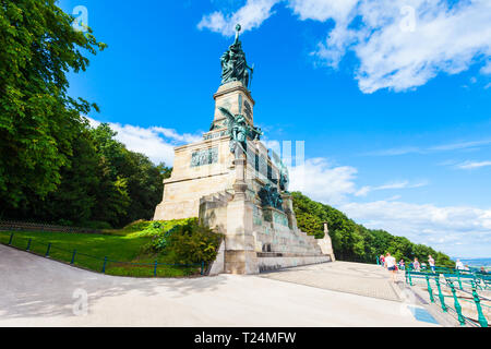 Niederwalddenkmal ist ein Monument, das sich in der Niederwald befindet sich in der Nähe von Rüdesheim am Rhein in Hessen, Deutschland Stockfoto