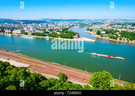 Deutsches Eck oder Deutsche Ecke ist der Name einer Landspitze in Koblenz, wo die Mosel Rhein in Deutschland schließt sich Stockfoto