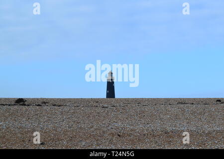 Der alte Leuchtturm Dungeness, Kent, wurde 1904 gebaut. Das denkmalgeschützte Gebäude beherbergt heute ein Museum Stockfoto