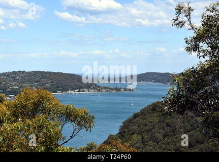 Ansicht der Pittwater Bay von West (Ku-ring-gai Chase National Park, NSW, Australien) Stockfoto