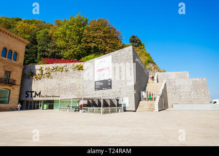 SAN SEBASTIAN, SPANIEN - 29. SEPTEMBER 2017: San Telmo Museoa Museum ist eine baskische Gesellschaft Museum bei ZULOAGA PLAZA in der Altstadt von Donostia San Seb entfernt Stockfoto