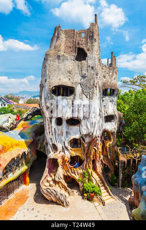 DALAT, VIETNAM - 13. MÄRZ 2018: Hang Nga Guesthouse oder Crazy House ist ein unkonventioneller Märchen Gebäude in Dalat in Vietnam. Stockfoto