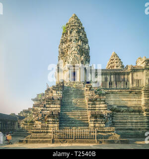 Angkor Wat das zentrale Heiligtum, in Angkor, Kambodscha, bei Sonnenaufgang Stockfoto
