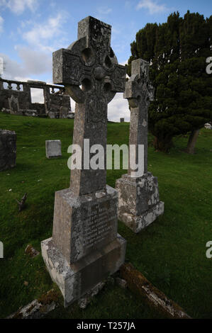 Isle of Skye, Schottland - 11 Juni 2015: Keltische Kreuze in den Cill Chriosd Kirche Friedhof, auf dem Weg nach Elgol Stockfoto