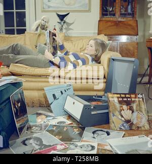 Mit dem Kern (1965) Charlotte Rampling, Datum Faul: 1965 Stockfoto