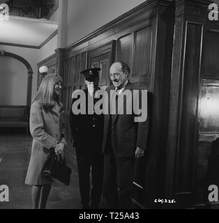 Einige werden, einige werden nicht (1970) Michael Hordern, Sheila Steafel, Datum: 1970 Stockfoto