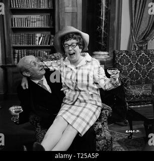 Einige werden, einige werden nicht (1970) Noel Howlett, Thora Hird, Datum: 1970 Stockfoto