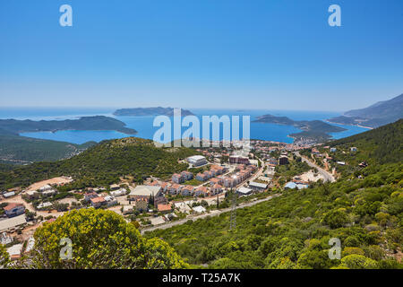 Antenne Panoramablick auf beliebten Ferienort Kas in der Türkei Stockfoto