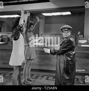 Einige werden, einige werden nicht (1970) Ronnie Corbett, Vicki Woolf, Datum: 1970 Stockfoto