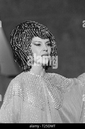 Warlords of Atlantis (1978) Cyd Charisse, Datum: 1978 Stockfoto